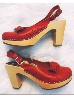Swedish Hasbeens Red Leather Wooden Bow Slingback Designer Clogs, Size 11